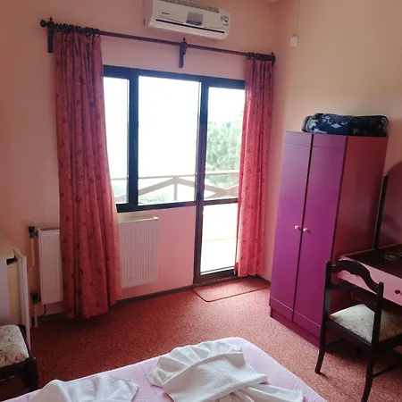 Pensión Teras Foça