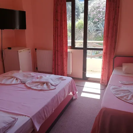 Teras 12 Adults Only Foça