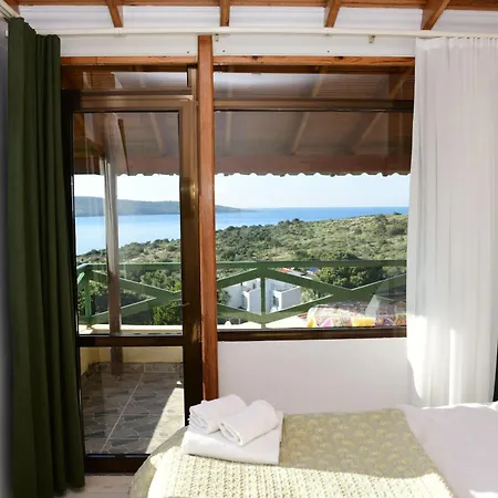 Teras 12 Adults Only