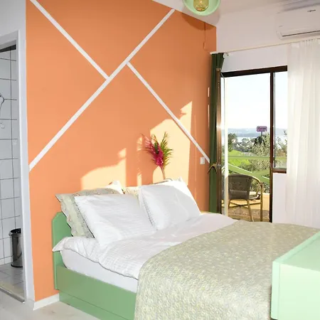 Teras 12 Adults Only Foça