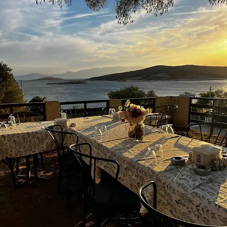 Teras 12 Adults Only Affittacamere Foça